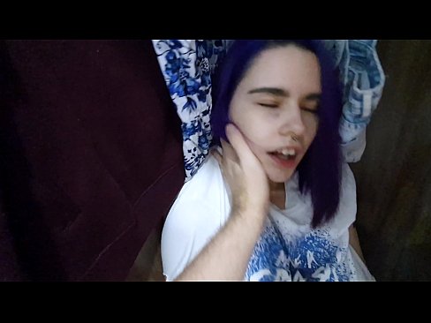 ❤️ Hittade min syster i garderoben och hjälpte henne att komma Pornvideo at us sv.vanalize.ru ❤